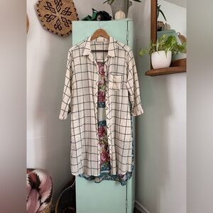 Soft Surroundings Gardenside Window pane Cream and Floral, Size Large